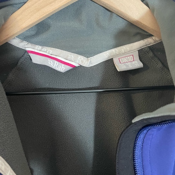 Rab Women’s Baltoro Lite Jacket QFS-51 Blue/Black Polartec Power Shield Small 10 - Picture 3 of 14